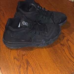 Kyrie 4s